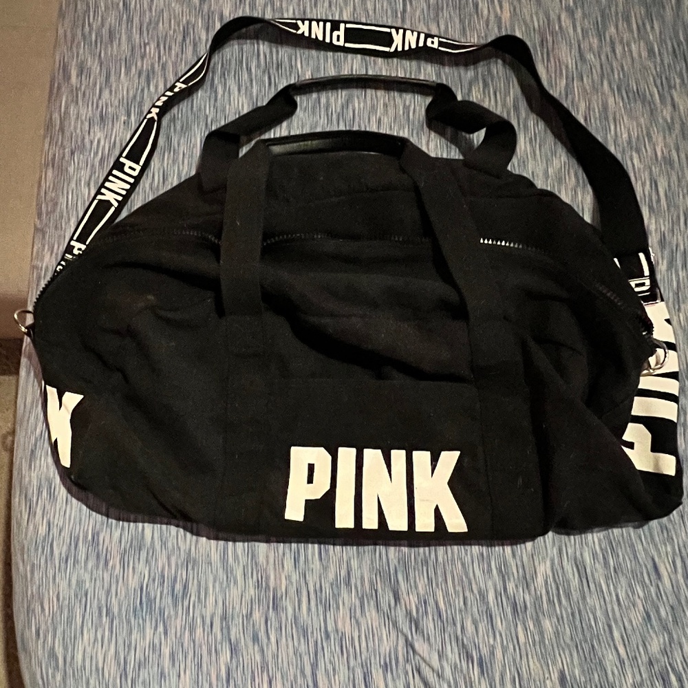 Vs pink duffel bag